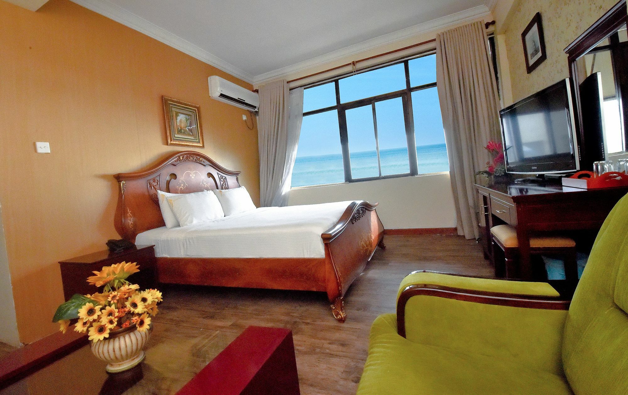 Juliana Hotel